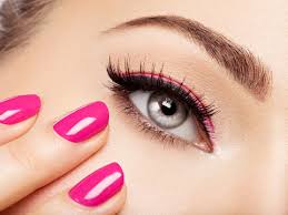 Pink nails with lash